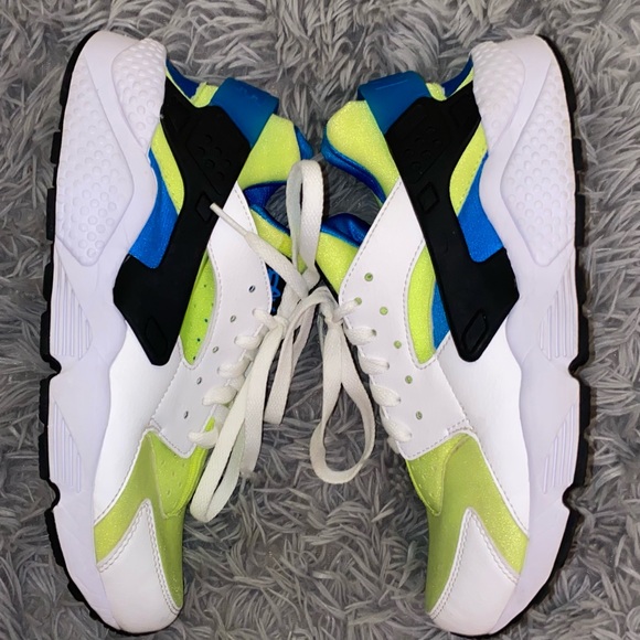 Nike “Volt” Huaraches - Picture 2 of 7